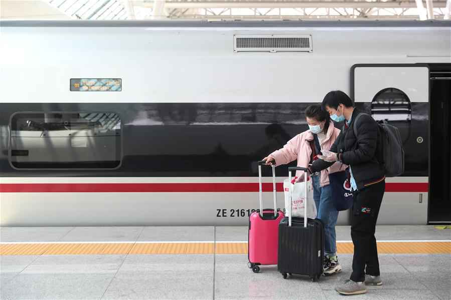 武汉到中国的上海火车（CN）